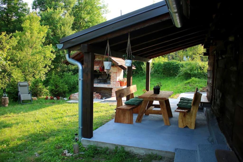 Holiday Home The Hive スルニュ エクステリア 写真