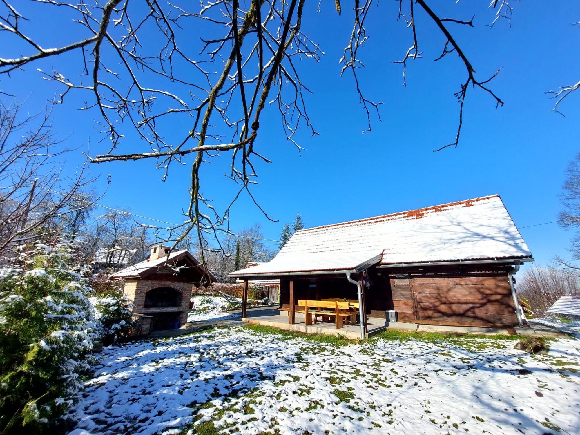 Holiday Home The Hive スルニュ エクステリア 写真
